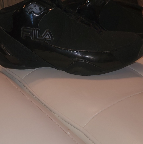 All black Filas worn once size 7 boys - Picture 1 of 3
